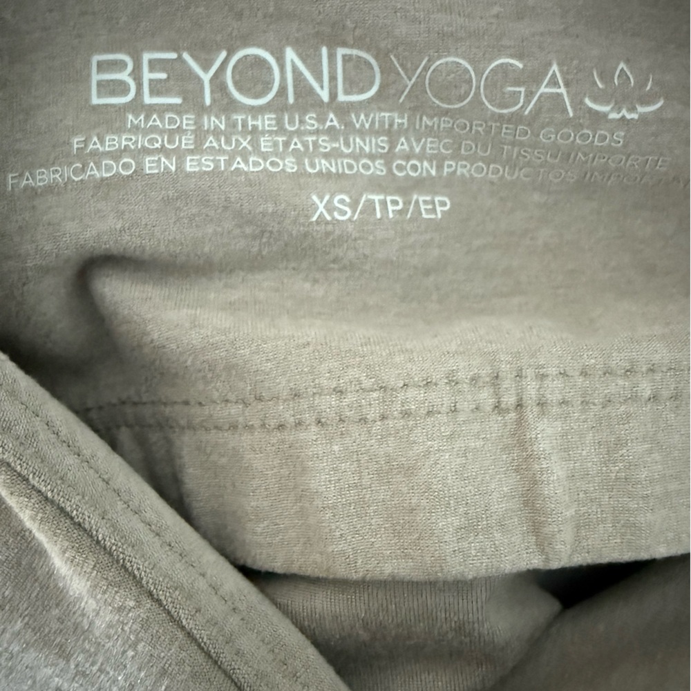 Beyond Yoga Spacedye Refocus Cropped Tank with Shelf Bra Birch Heather Beige XS - Picture 8 of 8